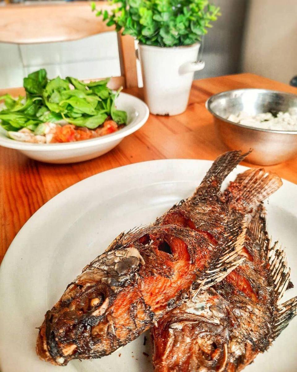 Ilustrasi ikan nila goreng (instagram.com/christinechandra_)