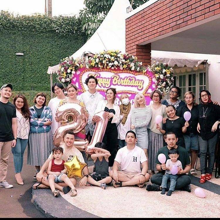 Instagram.com/sasasyssi_official/