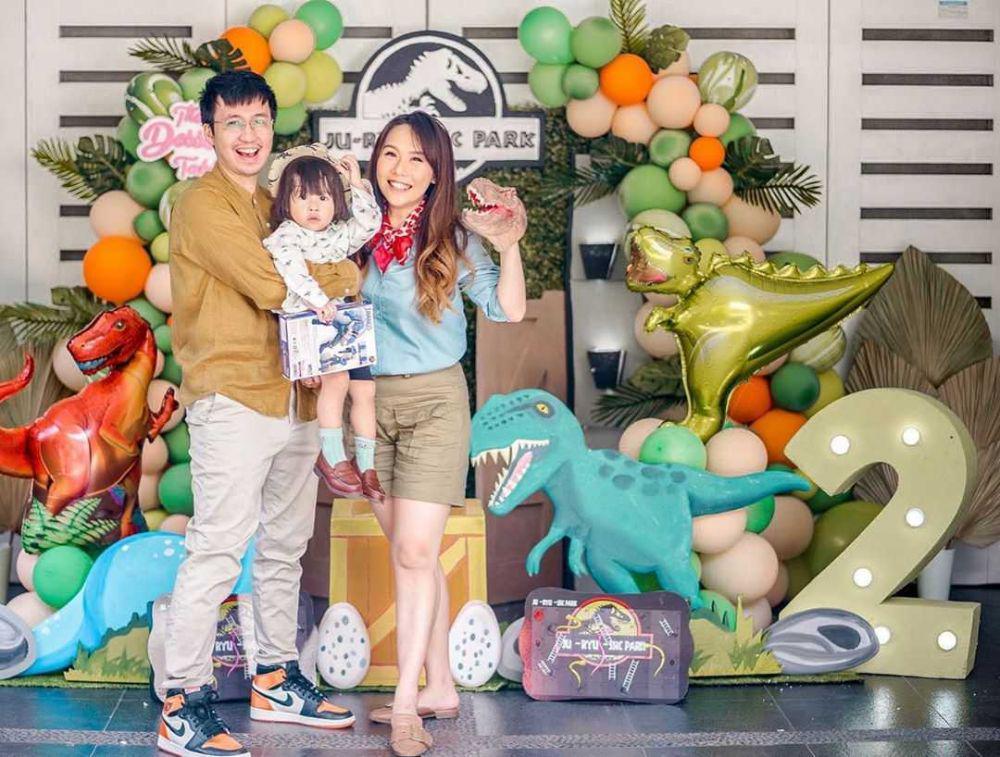 10 Potret Harmonis Keluarga Kecil Cherly Juno, Selalu Kompak Bertiga