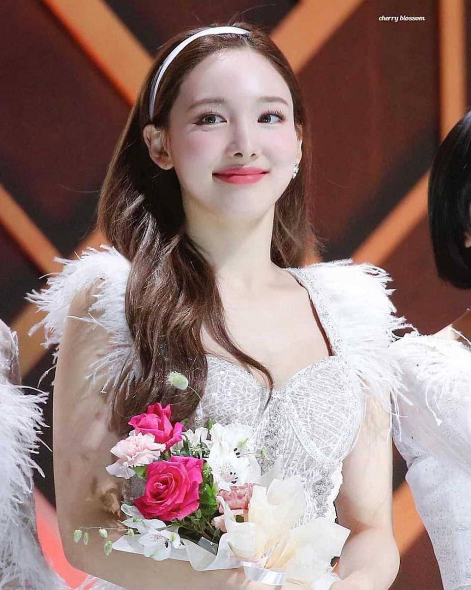 Instagram.com/twnayeon