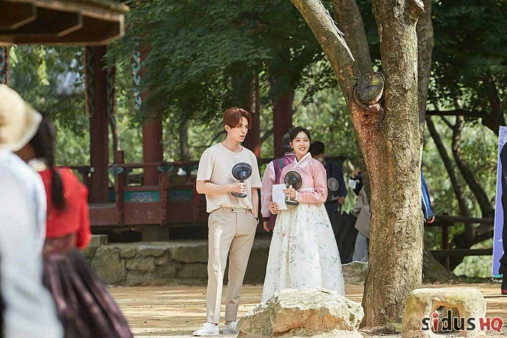 10 Potret Jo Bo Ah di Belakang Layar KDrama 'Tale of the Nine Tailed'