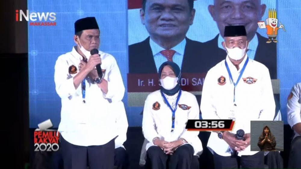 Paslon Bupati Barru nomor urut 2, Suardi Saleh-Aska Mappe saat debat kandidat Pilkada Barru di Hotel Gammara Makassar, Selasa (27/10/2020). Tangkapan layar