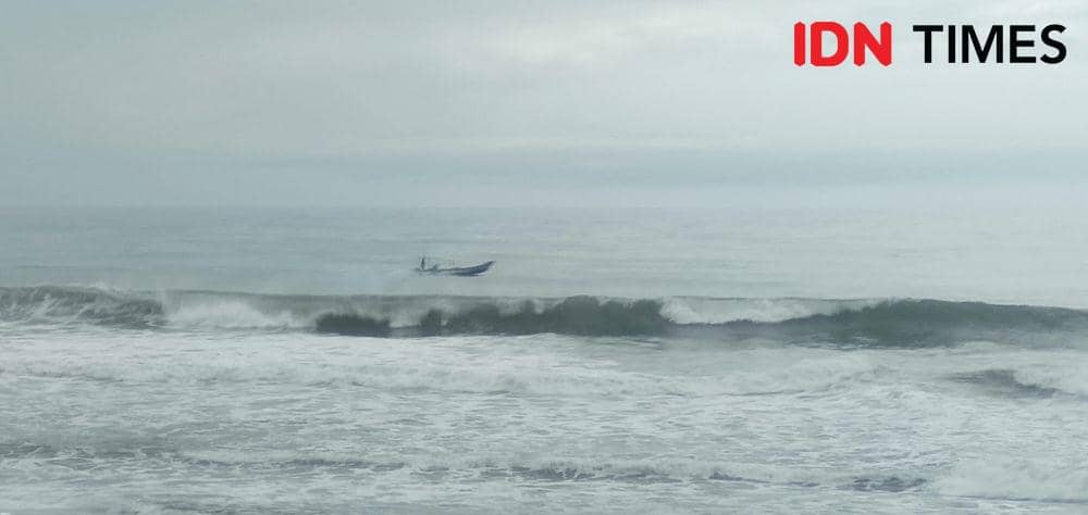 Ombak Laut Hantam Perahu, Nelayan di Pantai Glagah Tewas