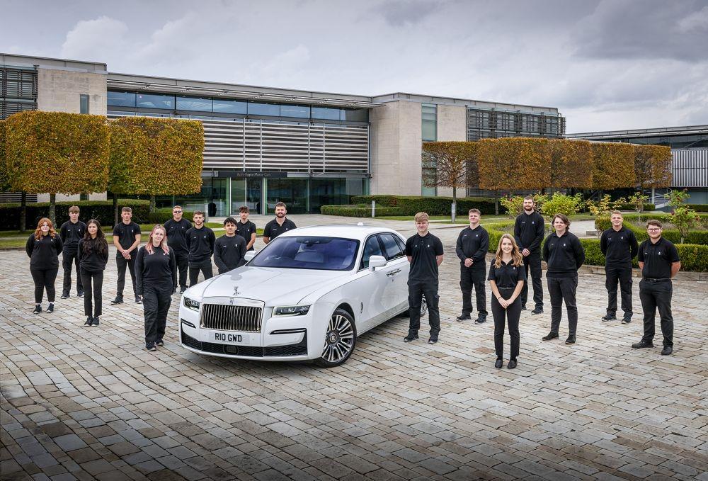Rolls-Royce Sambut Peserta Magang 'The Class of 2020' di Goodwood