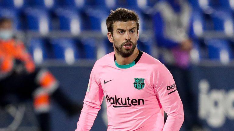 Serangan Balik Pique Buat Penghujat Barcelona: Kami Gak Butuh Wasit