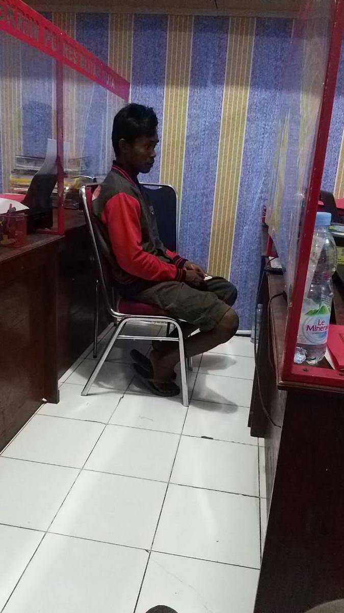 Pelaku saat menjalani pemeriksaan oleh polisi, IDN Times/ istimewa