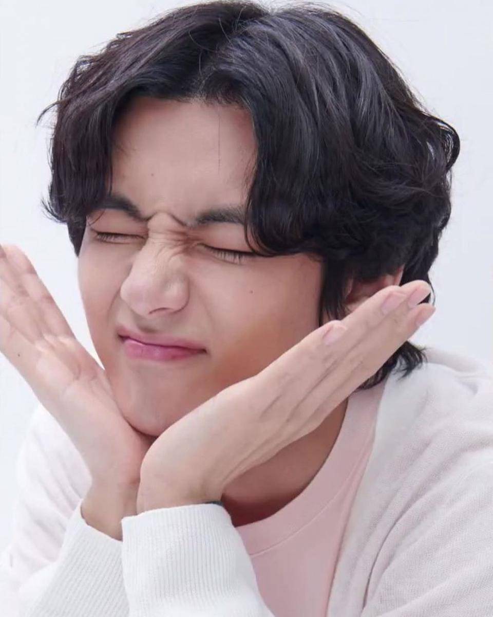instagram.com/bts_v/