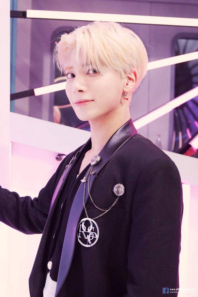 Facebook.com/TXT.bighit