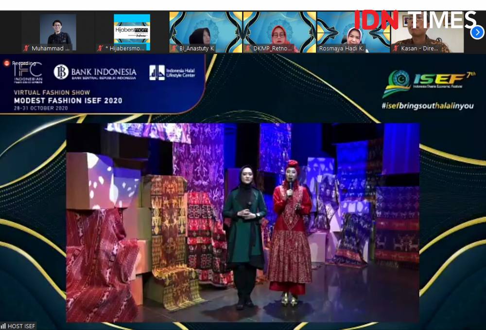 Konferensi Pers ”Virtual Fashion Show MODEST FASHION ISEF 2020 Day 1”. 28 Oktober 2020. IDN Times/M. Tarmizi Murdianto
