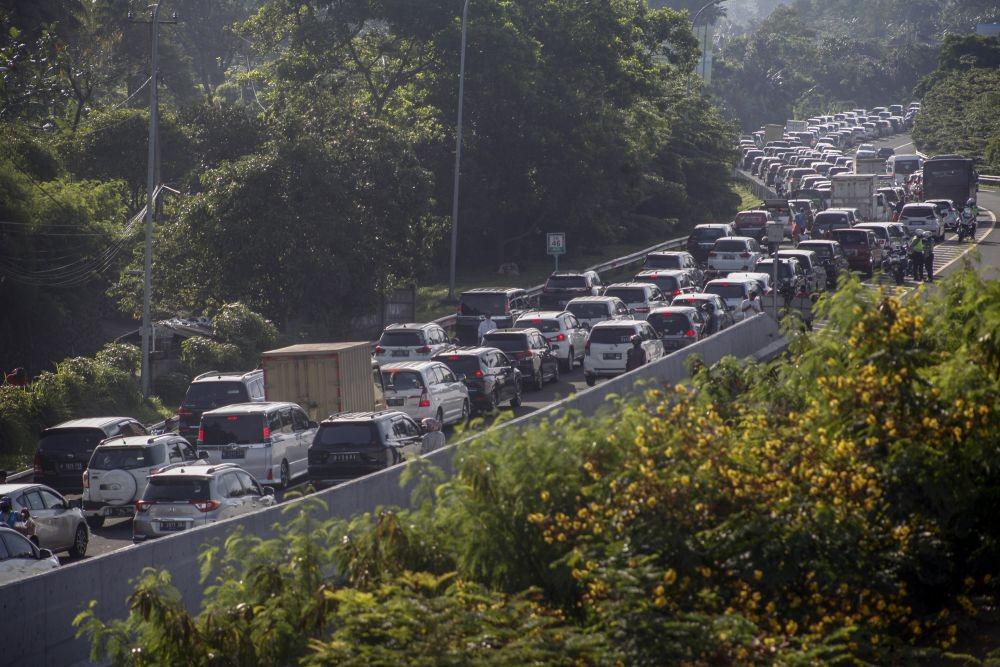 Jelang Malam Tahun Baru 2021, Polisi Tutup Jalur Puncak Bogor