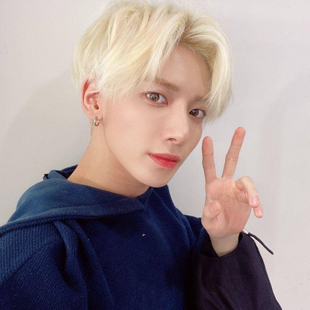 twitter.com/TXT_members