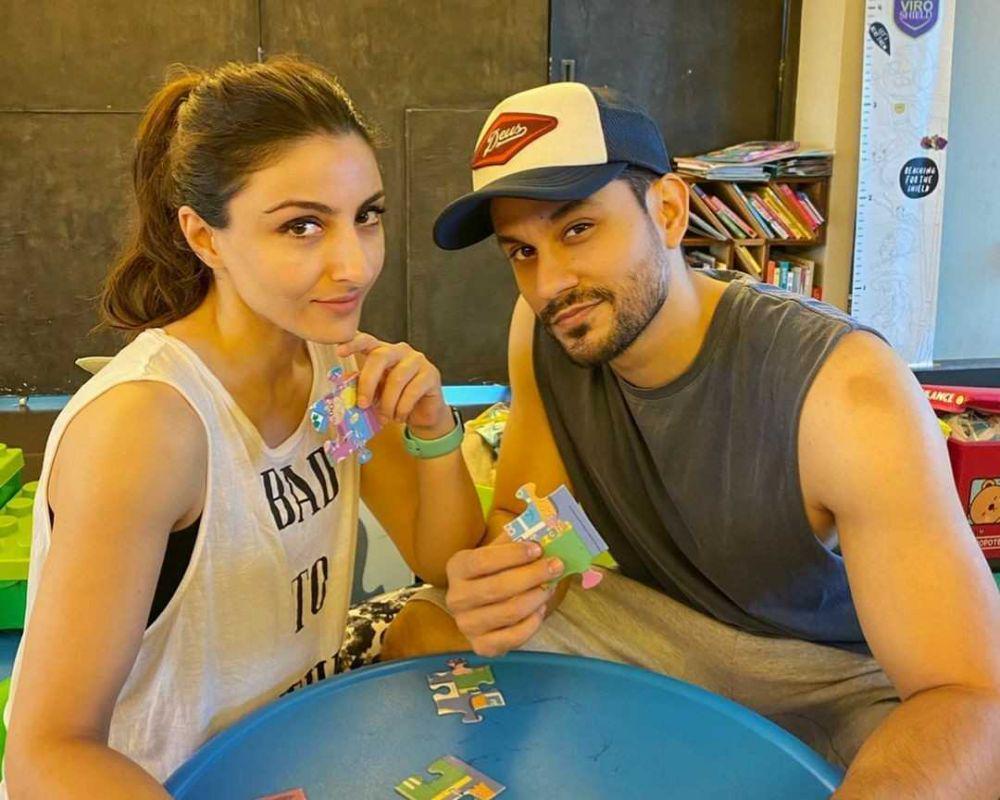 9 Potret Bahagia Aktris Bollywood Bersama Suaminya yang Lebih Muda