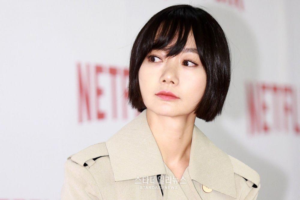 10 Pesona Bae Doo Na, Lawan Main Gong Yoo di 'The Sea of Tranquility'