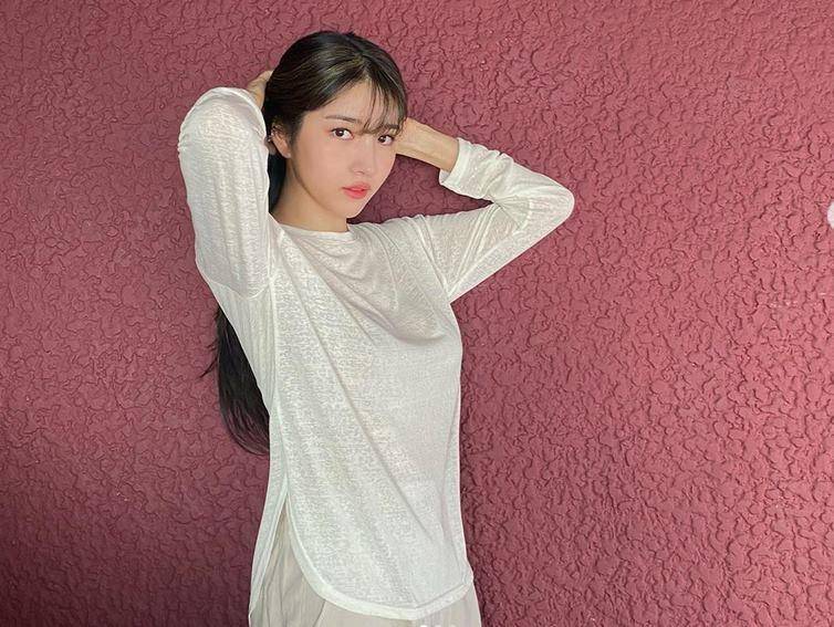 instagram.com/onedayxne/