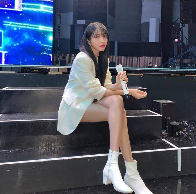 instagram.com/onedayxne/