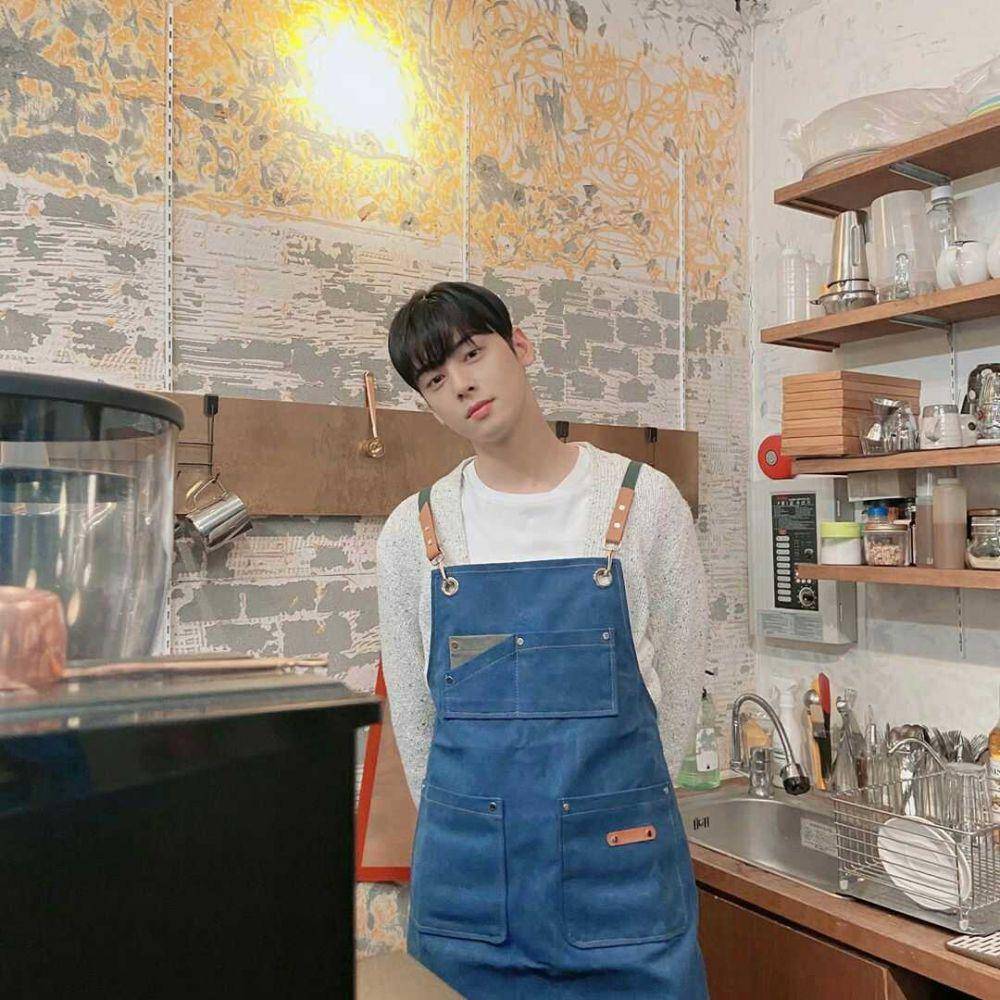 Instagram.com/eunwo.o_c