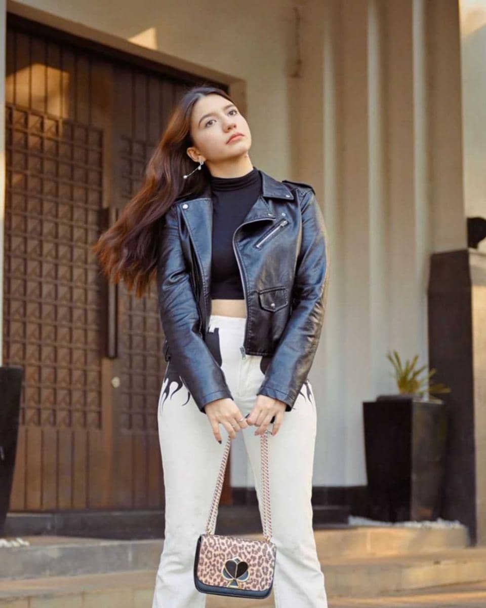 Instagram.com/cassandraslee