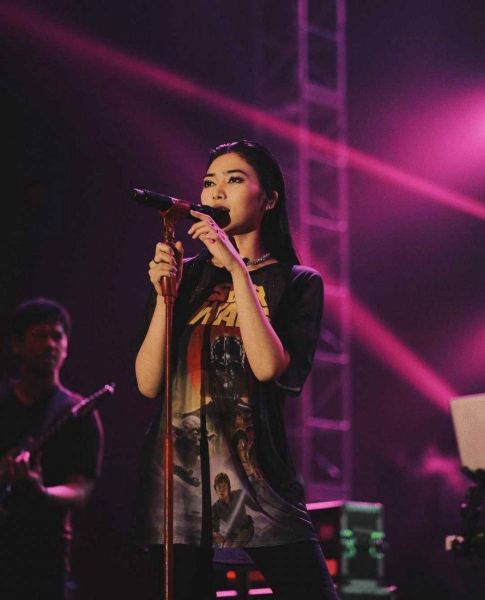 instagram.com/isyanasarasvati