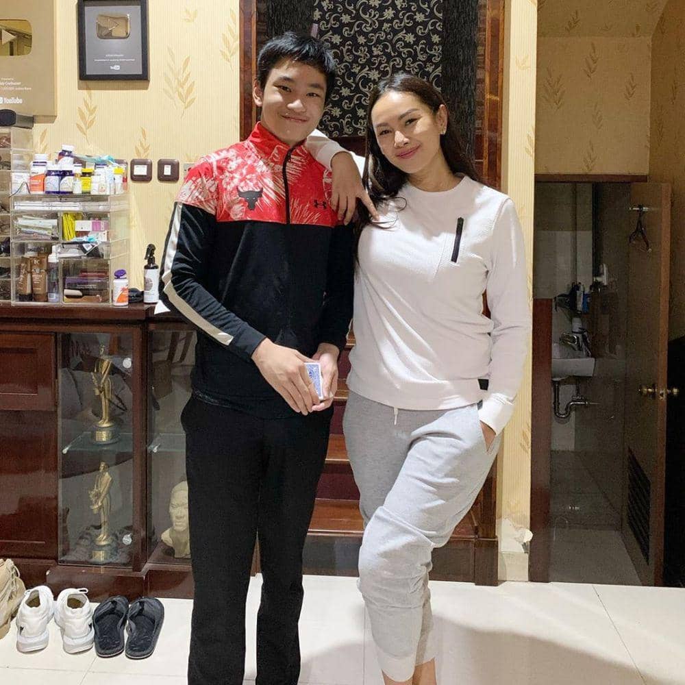 Instagram.com/kalinaocktaranny