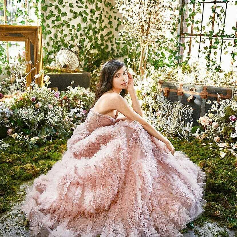 instagram.com/sofiacarson