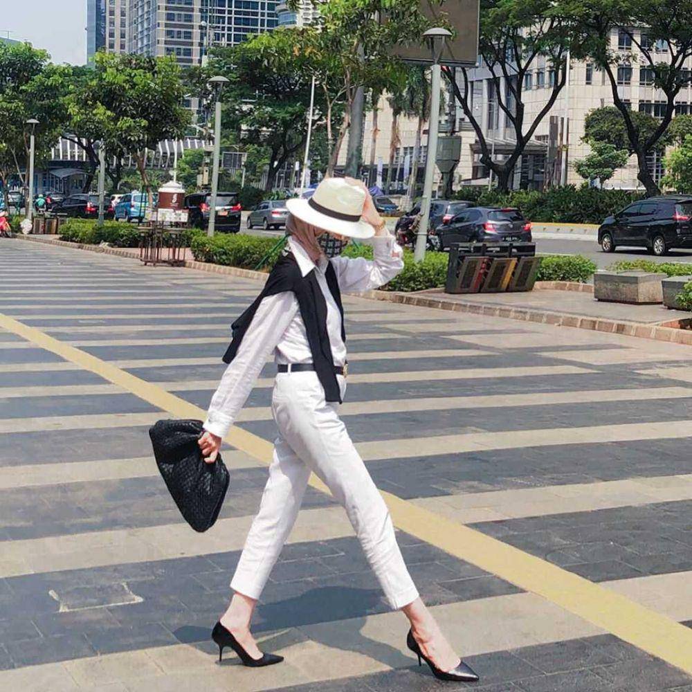 Outfit Okky Asokawati (instagram.com/okkyasokawati)
