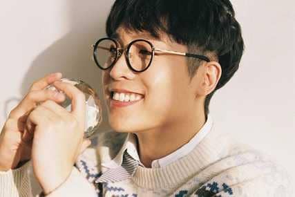 Kolaborasi dengan Eunji Apink, 10 Potret J_ust yang Bikin Jatuh Cinta