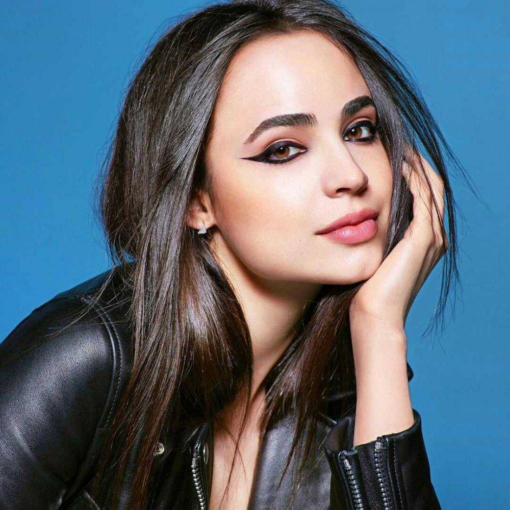 instagram.com/sofiacarson