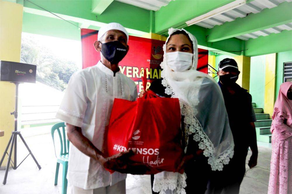 Kemensos salurkan bansos (Dok. Kemensos)
