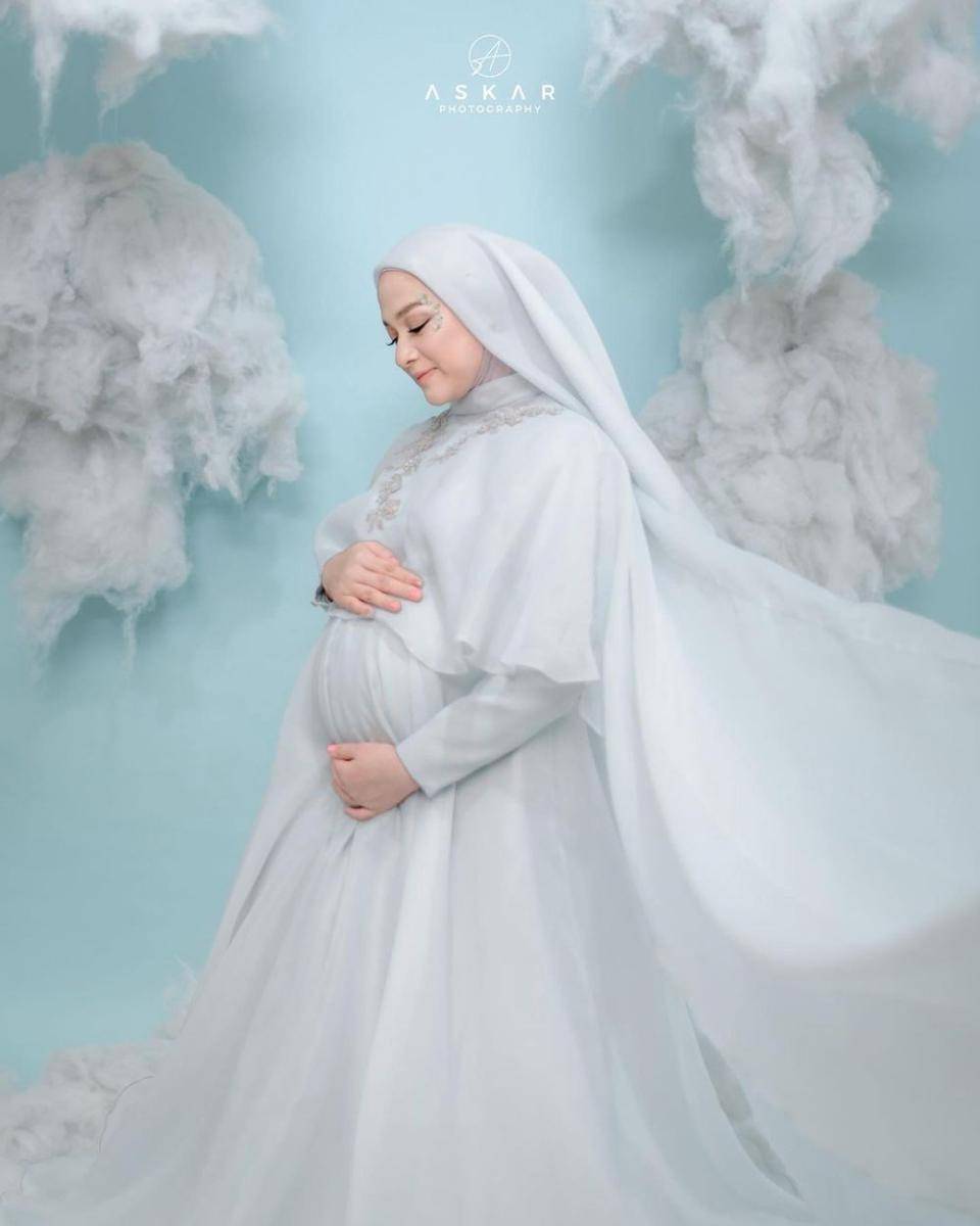 instagram.com/ninazatulini22