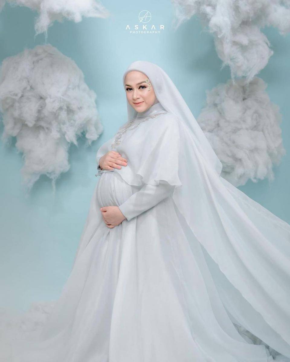 instagram.com/ninazatulini22