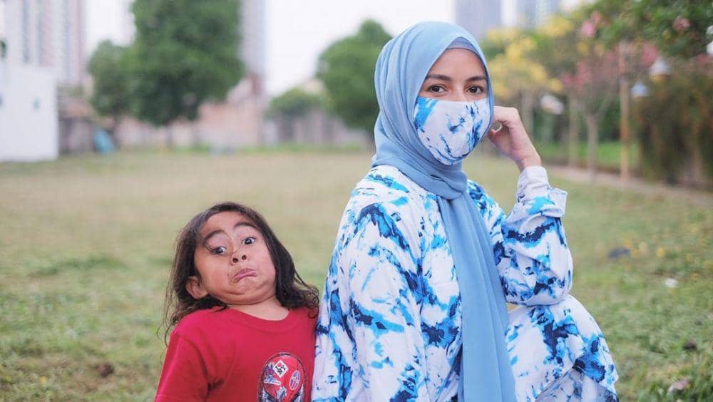 10 Foto Kegiatan Seru Meisya Siregar dan Bambang si Bontot Kesayangan