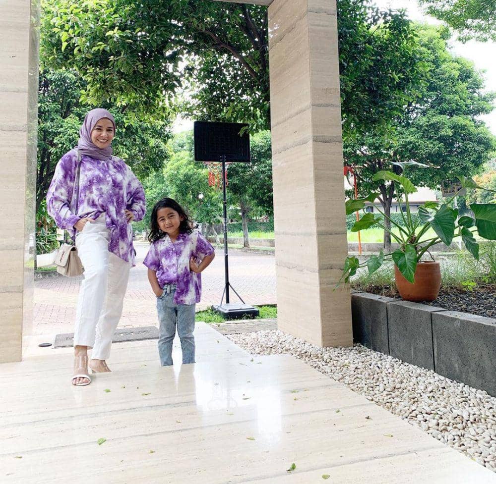 Instagram.com/meisya__siregar