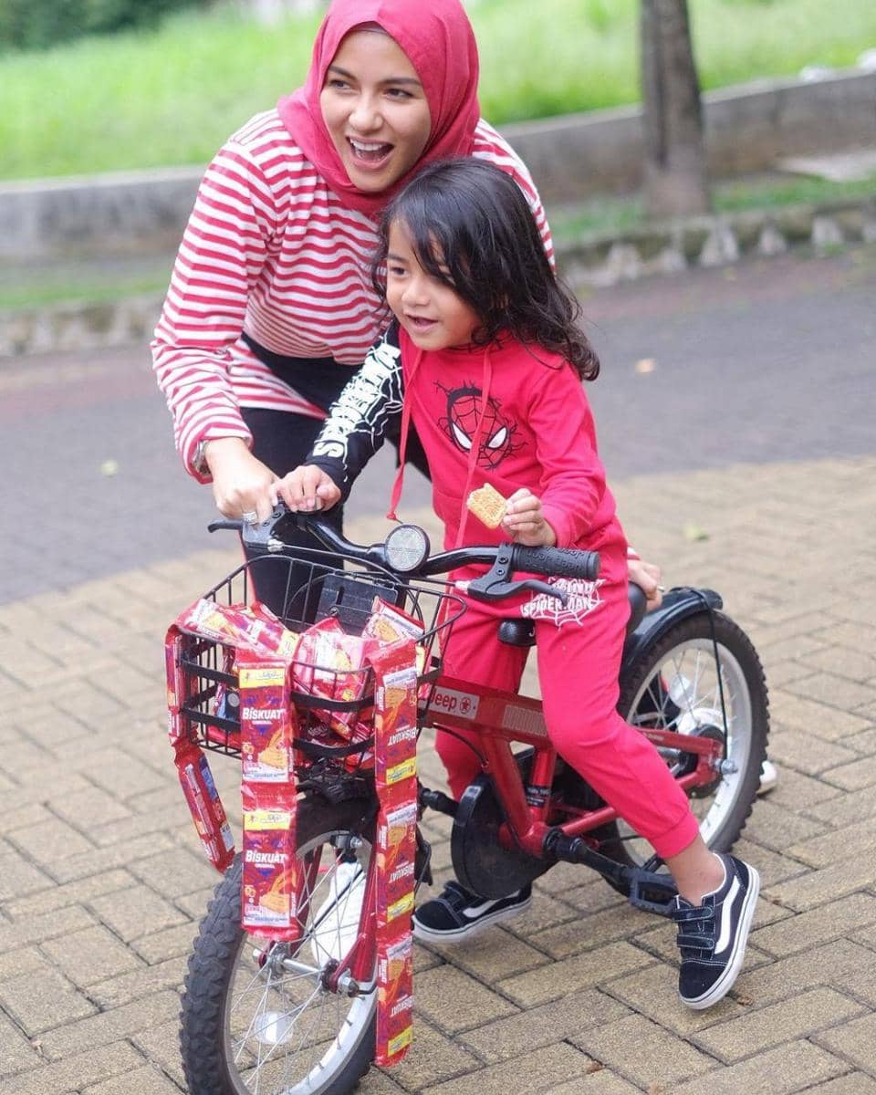 Instagram.com/meisya__siregar