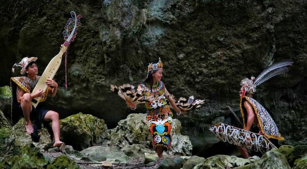 11 Objek Wisata di Berau, Bisa Bermain bersama Hiu Tutul