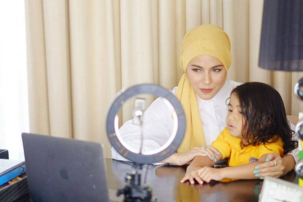 Instagram.com/meisya__siregar