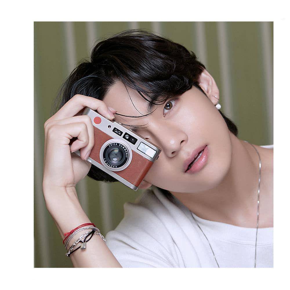 V BTS (instagram.com/bts.bighitofficial)