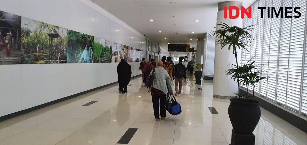 ilustrasi Bandara  (IDN Times/Mela Hapsari)