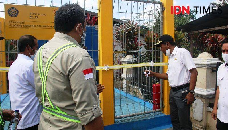 Wabup PPU, Hamdam saat meresmikan stasiun gas Gas-In Sektor 6 (RS-06) berupa pengguntingan pita (IDN Times/Istimewa)