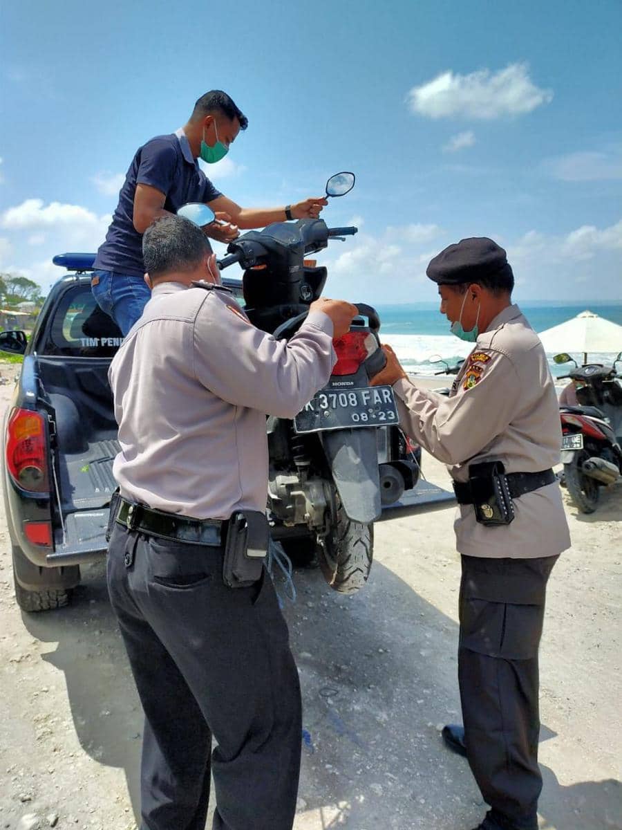 Temuan diduga barang-barang milik korban hilang (Dok.IDN Times/Basarnas Bali)