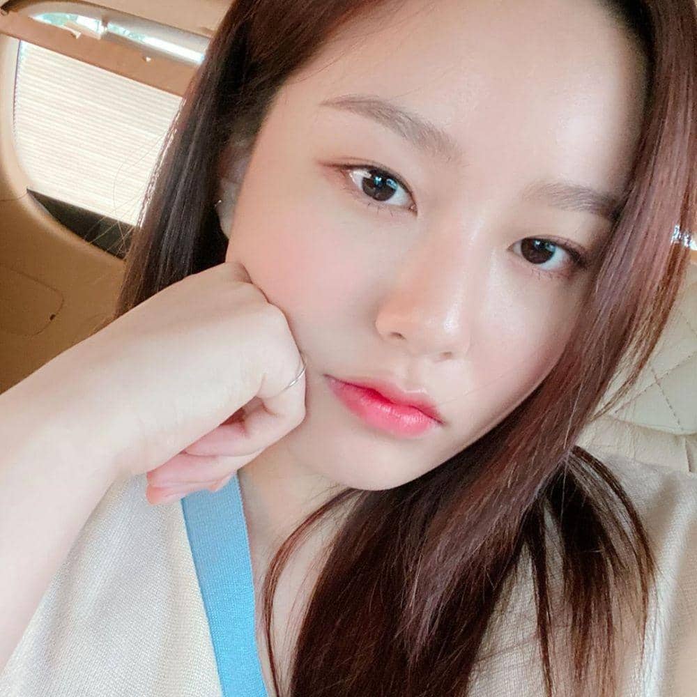 instagram.com/youna_1997