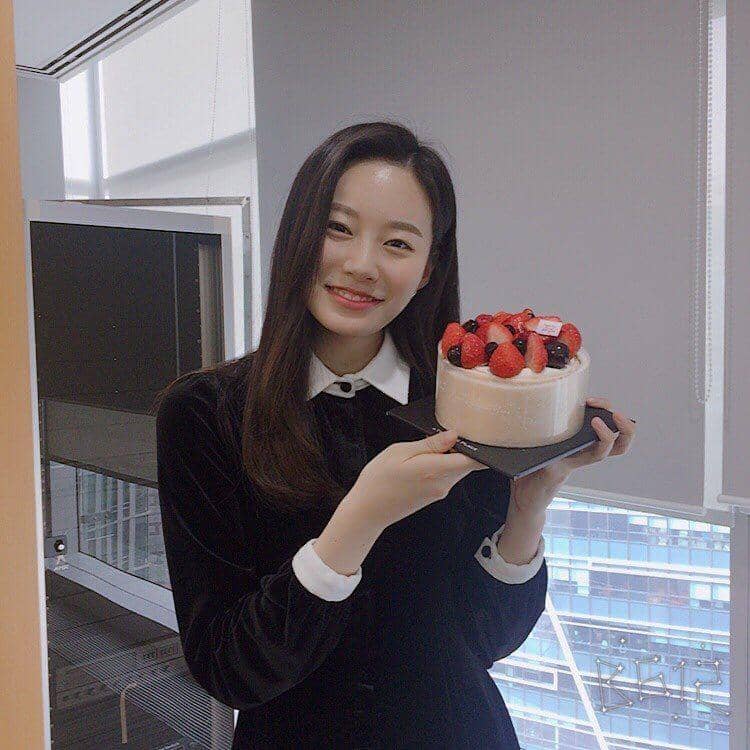 instagram.com/youna_1997