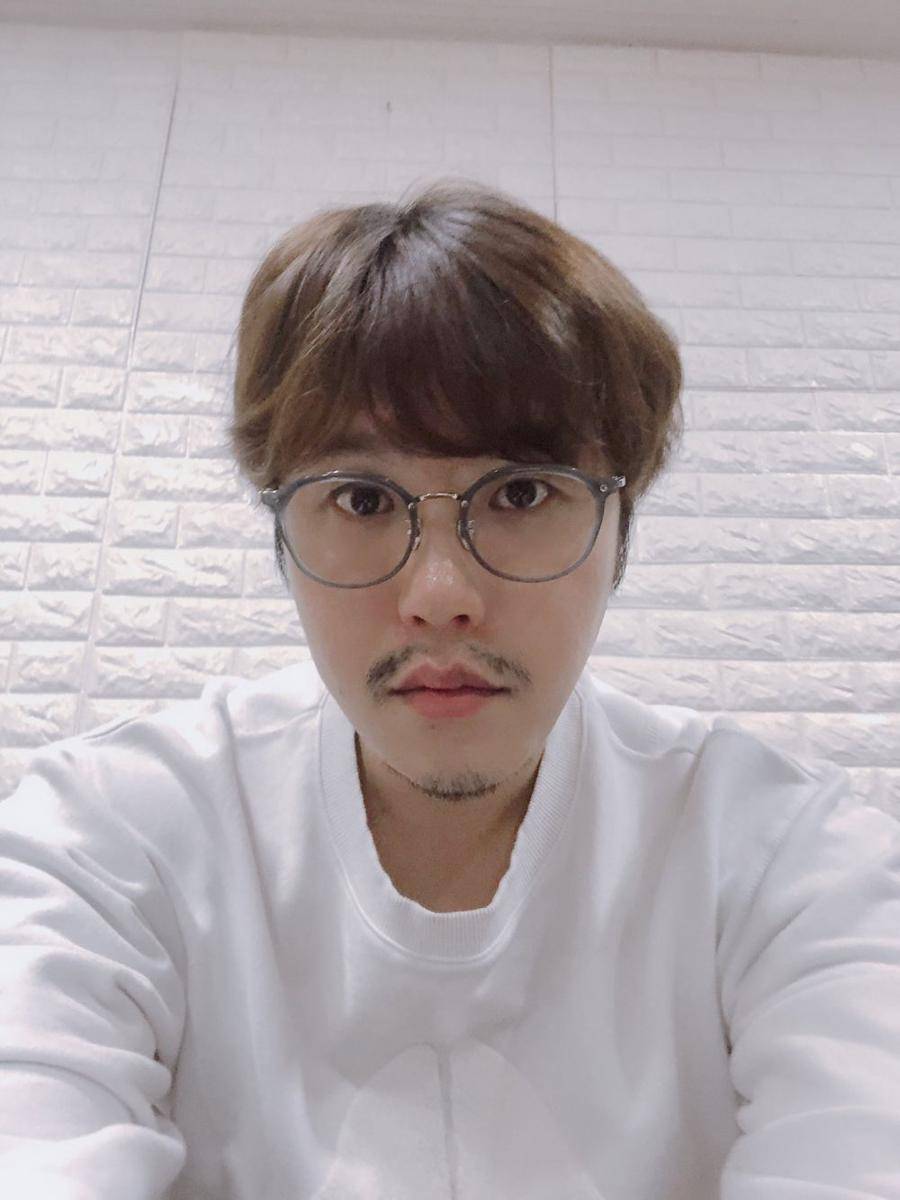 twitter.com/thehyun11