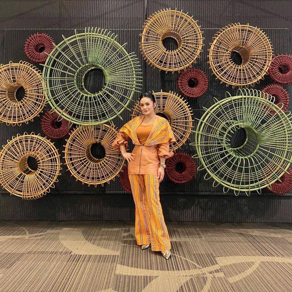 Instagram.com/krisdayantilemos