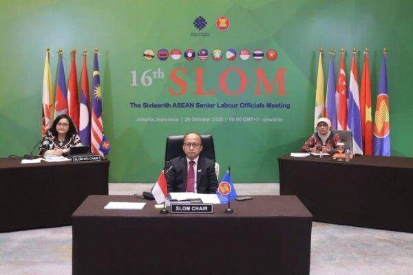 Sidang Governing Body ILO ke-340 yang dimulai setiap petang sampai dini hari melalui zoom pada setiap hari. (Dok. Kemnaker)
