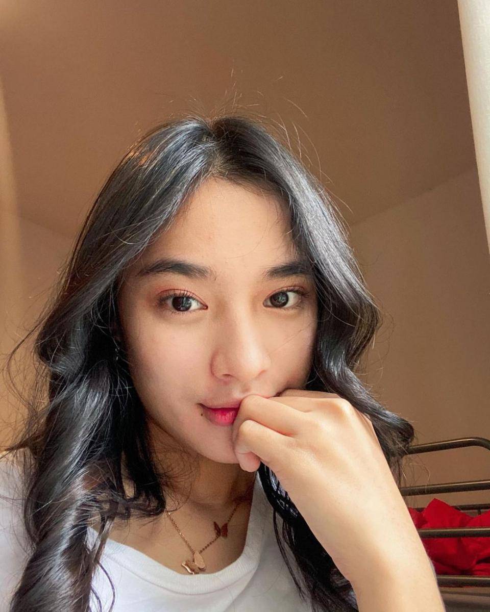 Instagram.com/desitarllyw