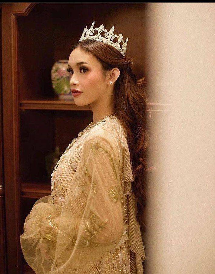 nstagram.com/larasyerinita/