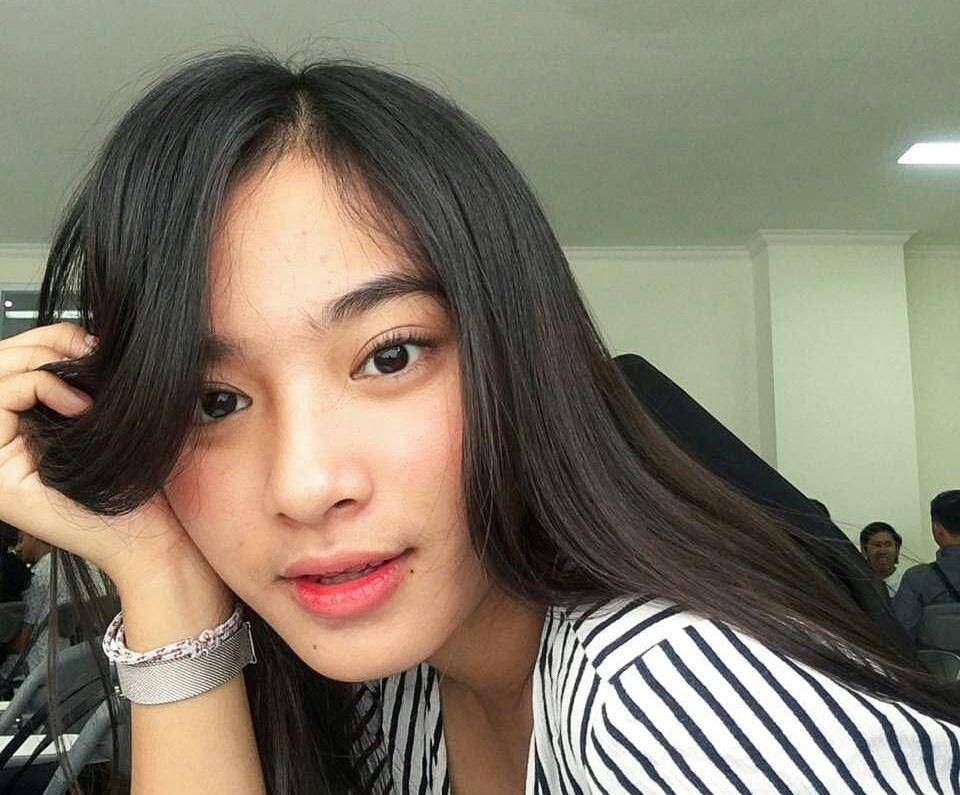 Instagram.com/desitarllyw