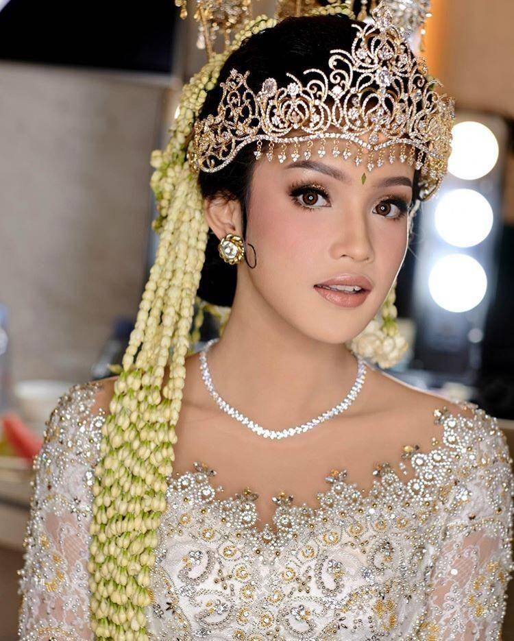 instagram.com/larasyerinita/