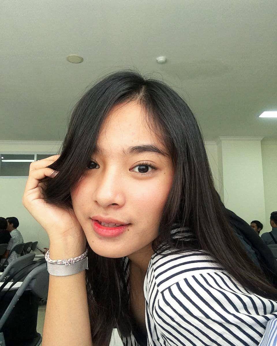Instagram.com/desitarllyw