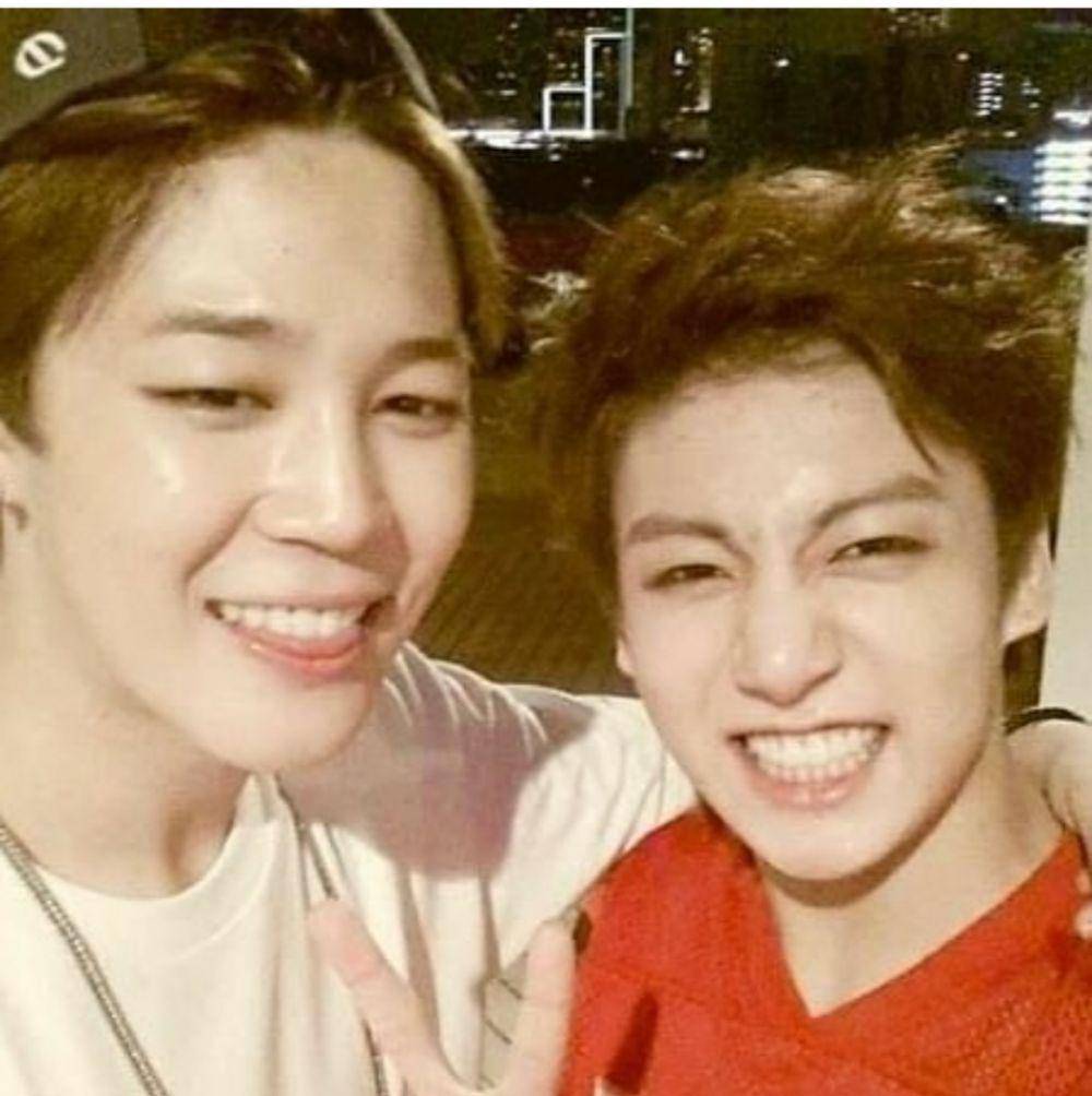 Twitter.com/BTS_twt